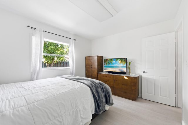 22229 SW 65th Way, Boca Raton, FL 33428