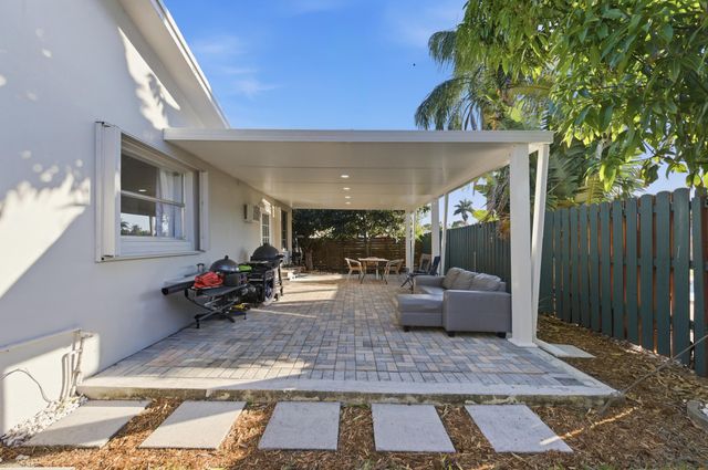 22229 SW 65th Way, Boca Raton, FL 33428