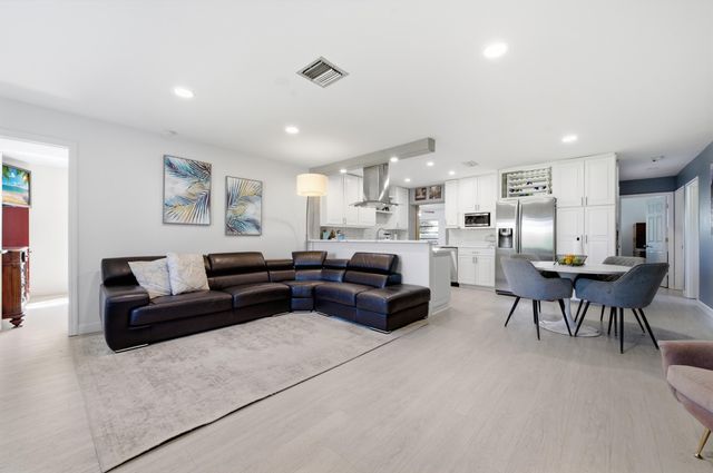 22229 SW 65th Way, Boca Raton, FL 33428