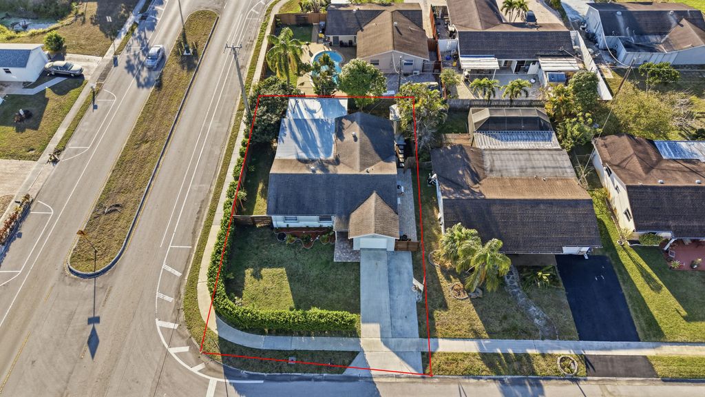 22229 SW 65th Way, Boca Raton, FL 33428