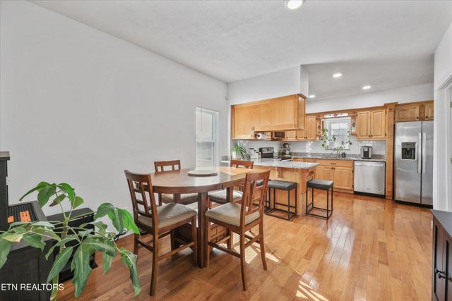 504 Park Ave, Clinton, TN 37716