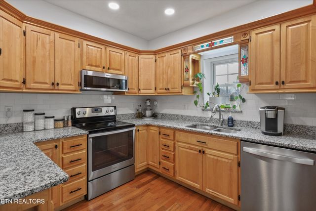 504 Park Ave, Clinton, TN 37716