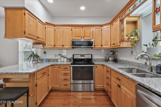 504 Park Ave, Clinton, TN 37716