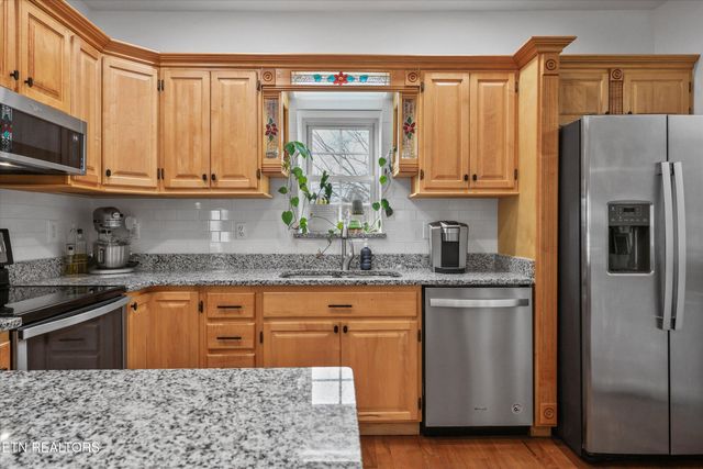 504 Park Ave, Clinton, TN 37716