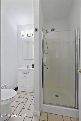 504 Park Ave, Clinton, TN 37716