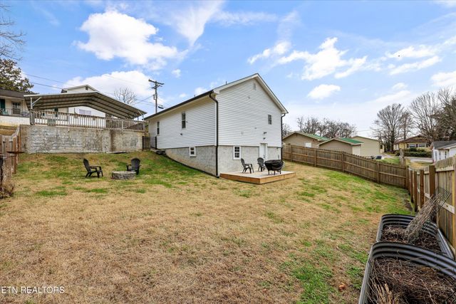 504 Park Ave, Clinton, TN 37716