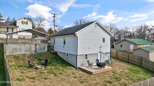 504 Park Ave, Clinton, TN 37716