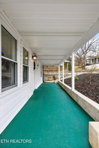 504 Park Ave, Clinton, TN 37716