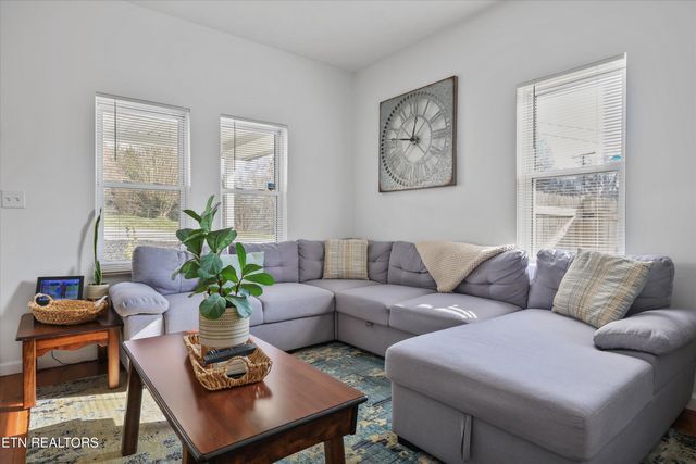 504 Park Ave, Clinton, TN 37716