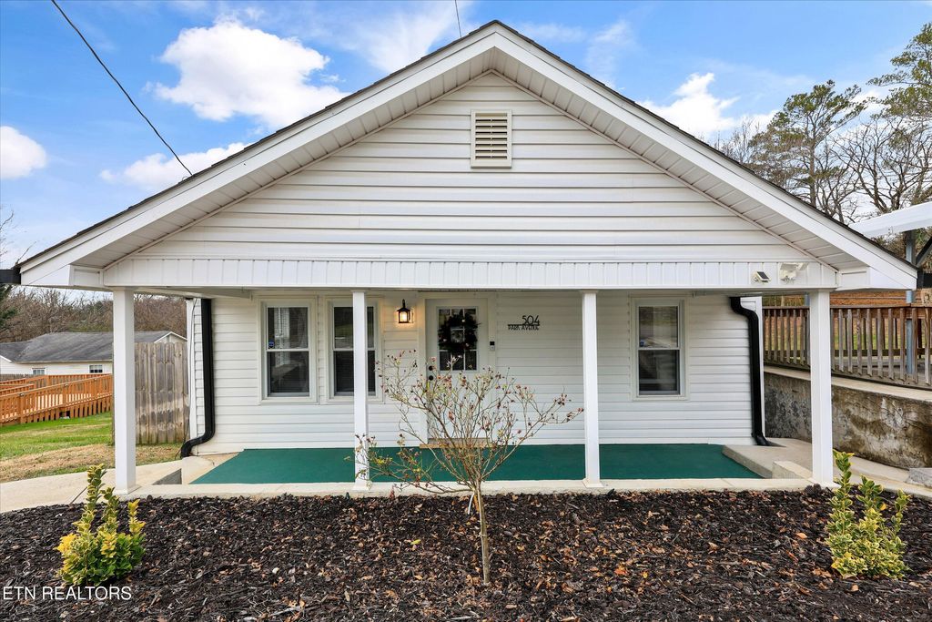 504 Park Ave, Clinton, TN 37716