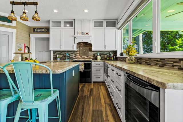 151 Key Largo Loop, Point Blank, TX 77364
