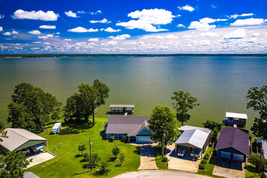 151 Key Largo Loop, Point Blank, TX 77364