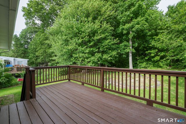 49 Tudor Lane, Naugatuck, CT 06770