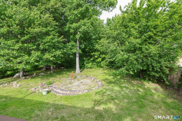 49 Tudor Lane, Naugatuck, CT 06770