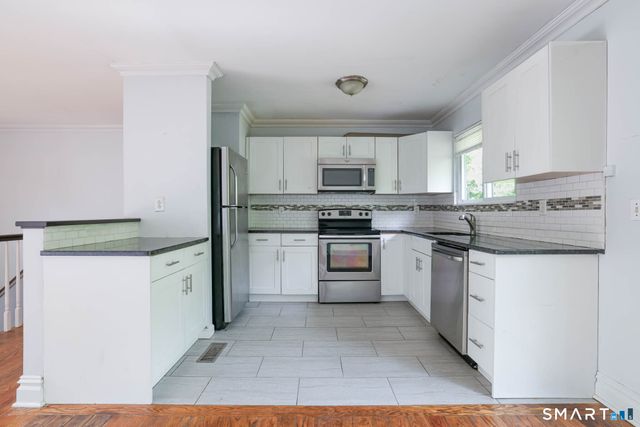 49 Tudor Lane, Naugatuck, CT 06770