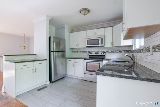 49 Tudor Lane, Naugatuck, CT 06770