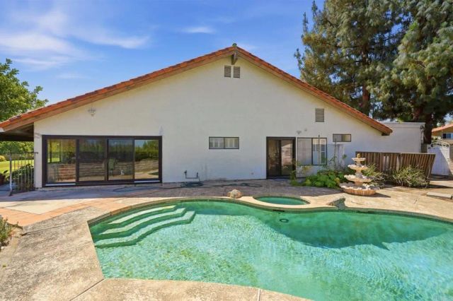 27066 La Paja Lane, Mission Viejo, CA 92691