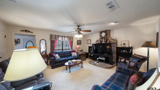 460 VZ County Road 2402, Canton, TX 75103