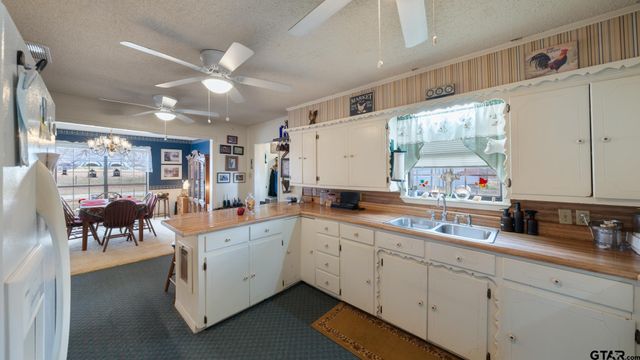 460 VZ County Road 2402, Canton, TX 75103