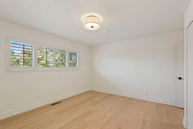 530 Willow Glen Dr, Lodi, CA 95240