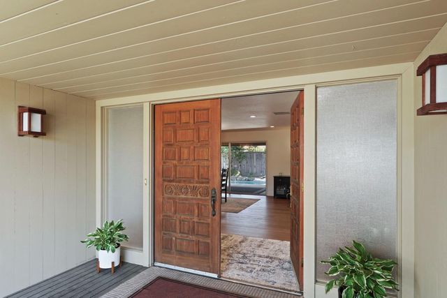 530 Willow Glen Dr, Lodi, CA 95240