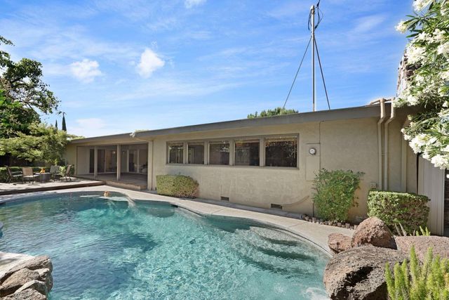 530 Willow Glen Dr, Lodi, CA 95240