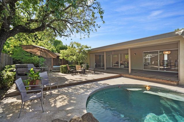 530 Willow Glen Dr, Lodi, CA 95240