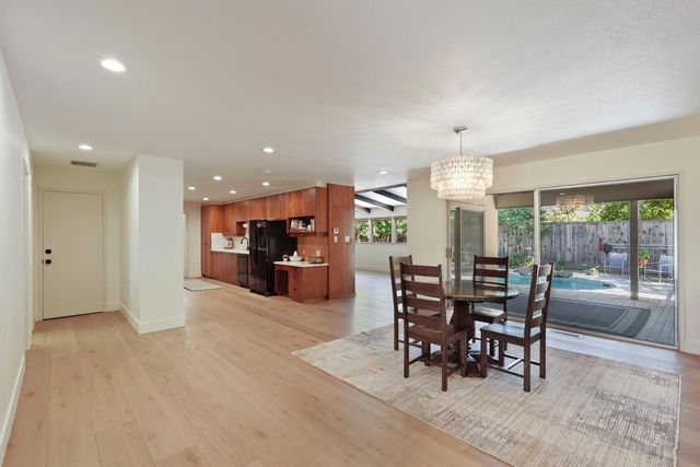 530 Willow Glen Dr, Lodi, CA 95240