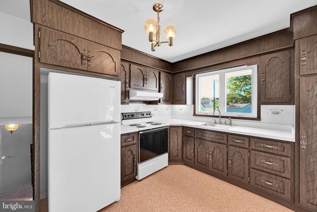 3560 SWIFTWATER LN, Brookhaven, PA 19015