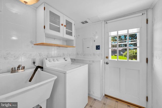 3560 SWIFTWATER LN, Brookhaven, PA 19015