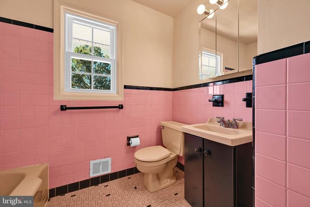 3560 SWIFTWATER LN, Brookhaven, PA 19015