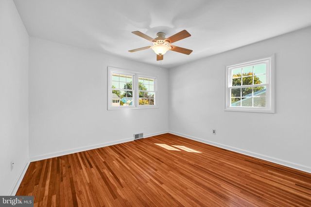 3560 SWIFTWATER LN, Brookhaven, PA 19015