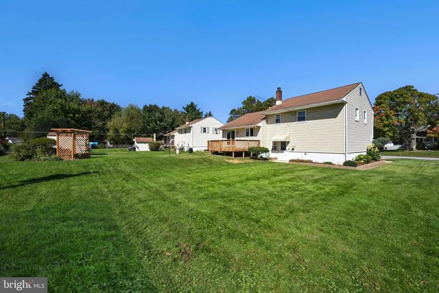 3560 SWIFTWATER LN, Brookhaven, PA 19015