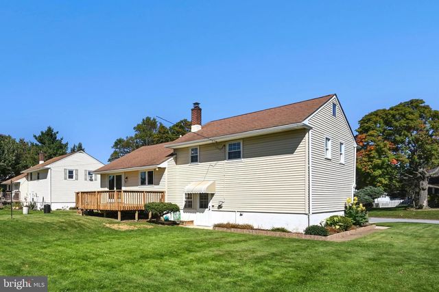 3560 SWIFTWATER LN, Brookhaven, PA 19015