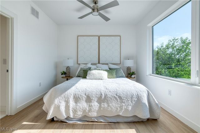 1367 W 74th Street, Cleveland, OH 44102