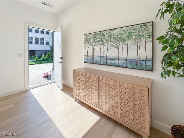 1367 W 74th Street, Cleveland, OH 44102