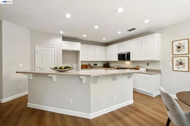 300 American Farms Ave, Lathrop, CA 95330