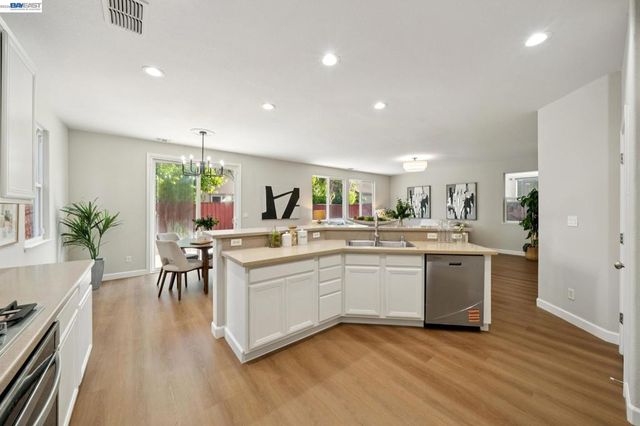 300 American Farms Ave, Lathrop, CA 95330