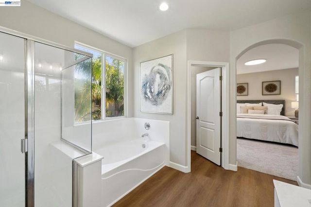 300 American Farms Ave, Lathrop, CA 95330