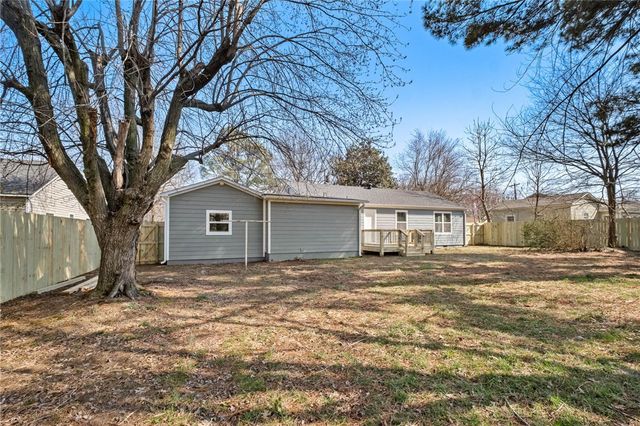 718 Maple Drive, Springdale, AR 72764