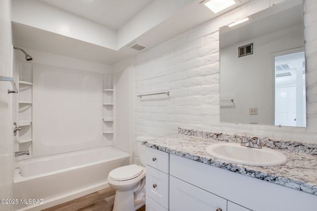 8450 E Old Spanish Trl Apt 157, Tucson, AZ 85710