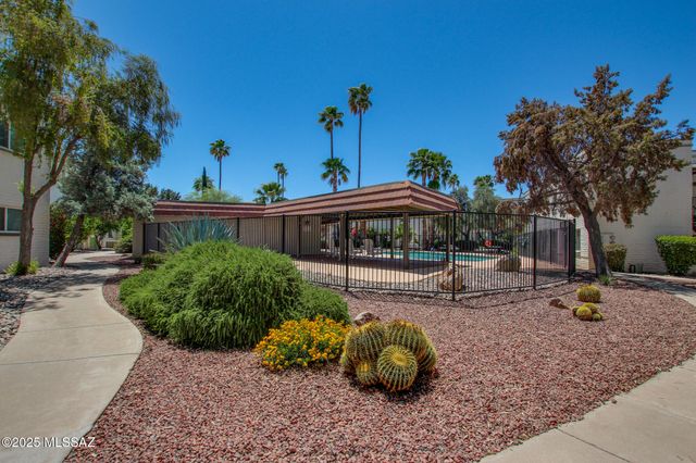 8450 E Old Spanish Trl Apt 157, Tucson, AZ 85710