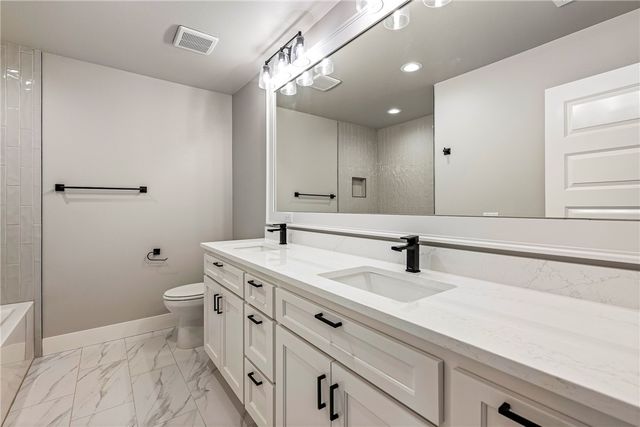 3600 SW Aurora Lane, Bentonville, AR 72713