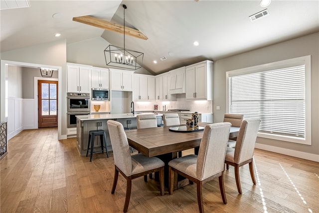 3600 SW Aurora Lane, Bentonville, AR 72713