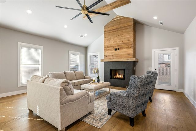 3600 SW Aurora Lane, Bentonville, AR 72713