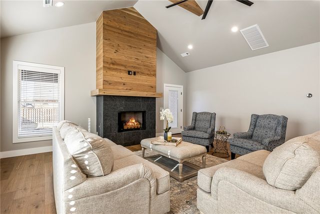 3600 SW Aurora Lane, Bentonville, AR 72713