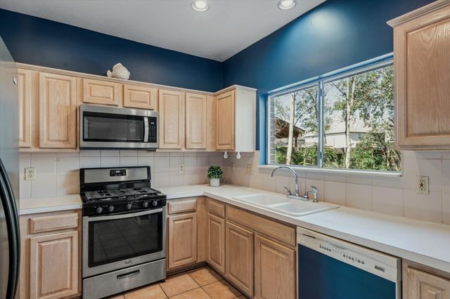 2630 Lakeway Drive, Seabrook, TX 77586