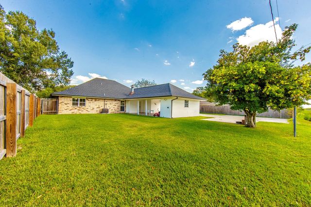 102 Nancy Court, Thibodaux, LA 70301
