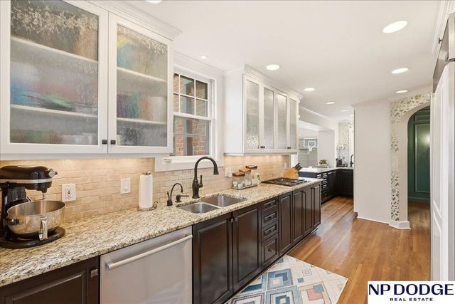 673 N 57 Street, Omaha, NE 68132