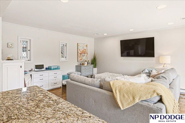 673 N 57 Street, Omaha, NE 68132